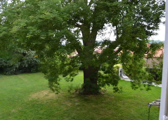 Chateau Mesny Bed & Breakfast *