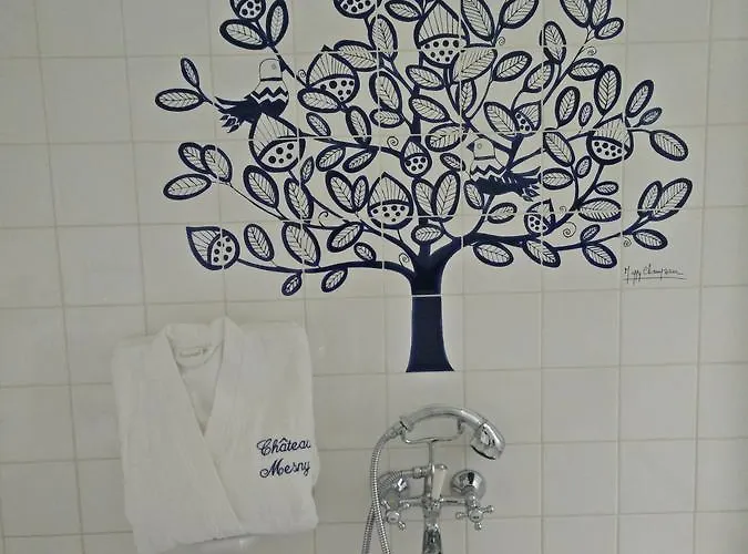 Chateau Mesny Bed & Breakfast