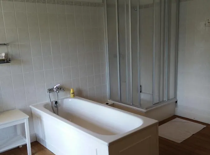 Chateau Mesny Bed & Breakfast *